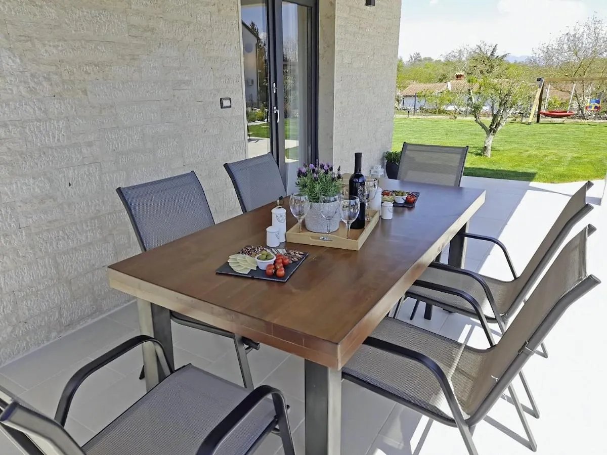 Villa Stare Brajde In Vela Traba - Haus Fuer 6 Personen Pazin
