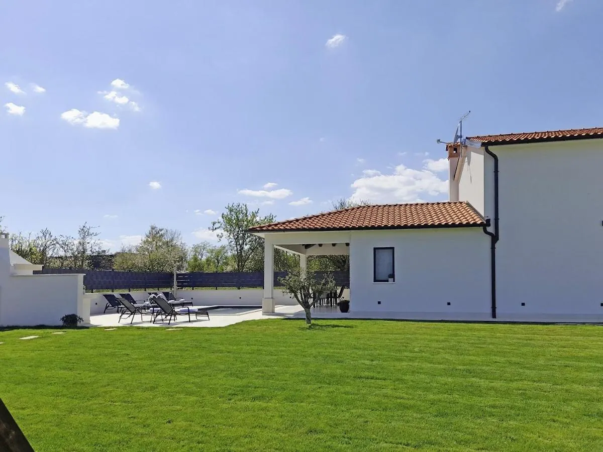 Villa Stare Brajde In Vela Traba - Haus Fuer 6 Personen Pazin
