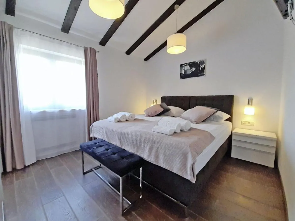 Villa Stare Brajde In Vela Traba - Haus Fuer 6 Personen Pazin